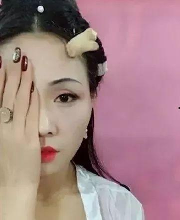 娱乐吃瓜君男孩化妆